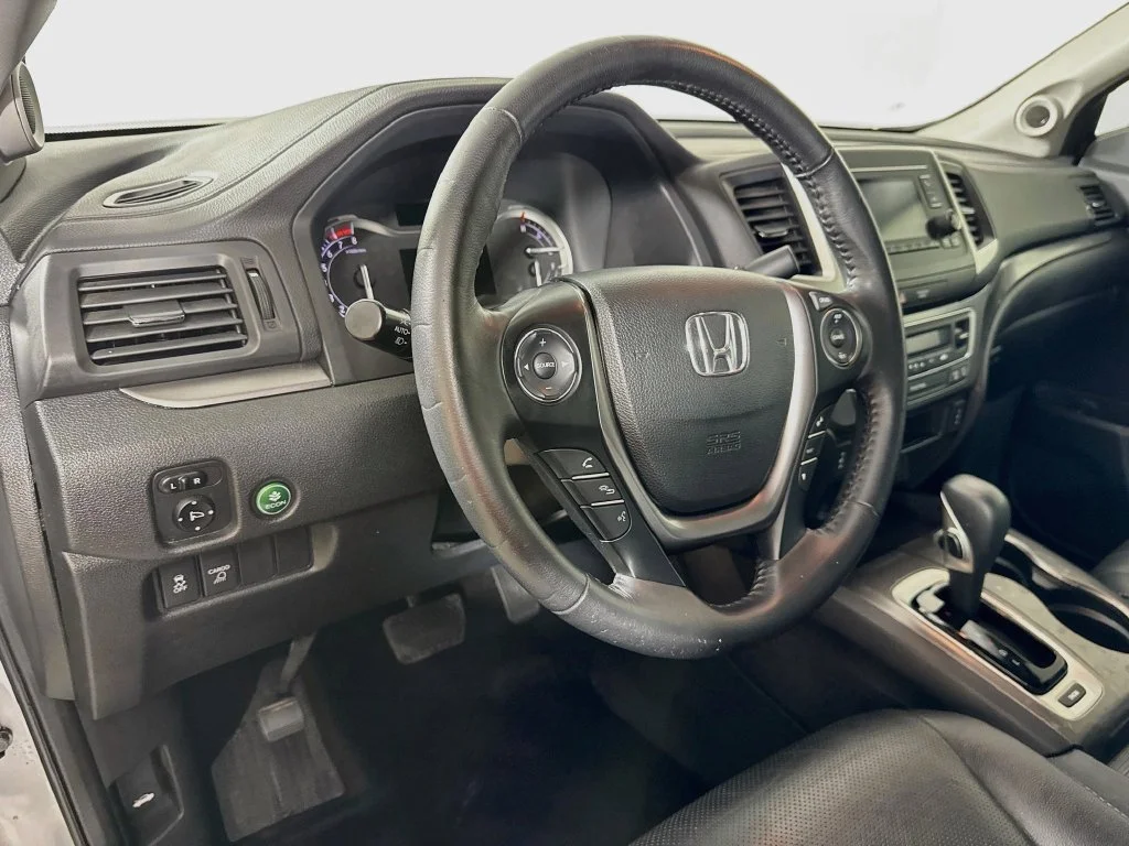 Used 2017 Gray Honda RTL image 9