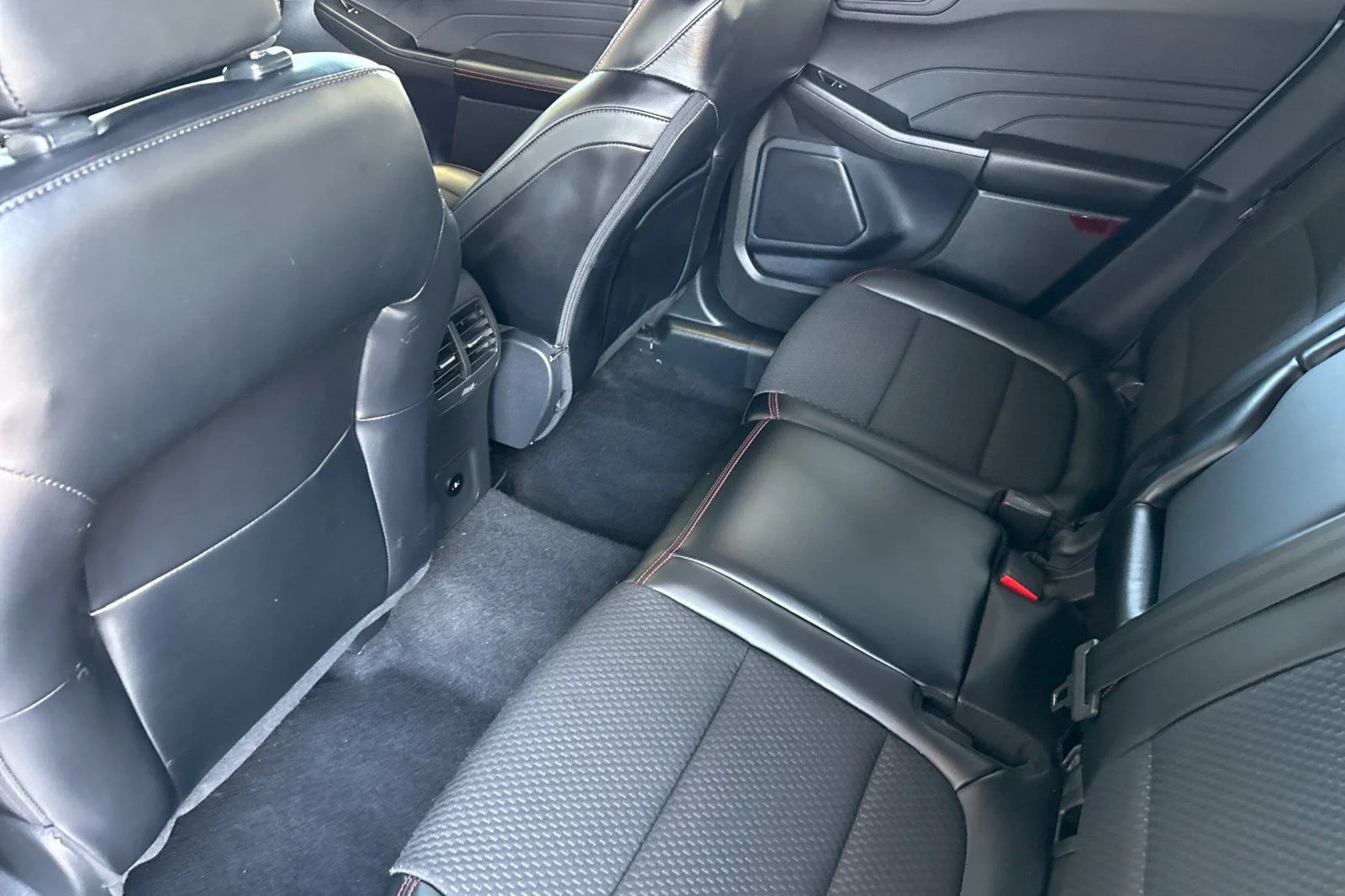 2024 Ford Escape ST-Line - Photo 9