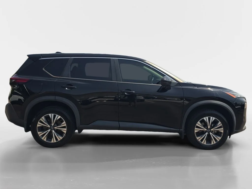 Used 2022 Super Black Nissan SV image 2