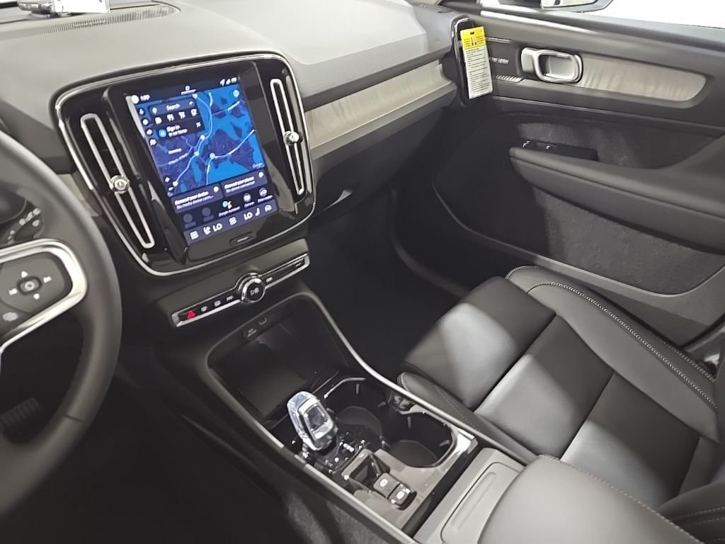 2026 Volvo XC40 Ultra - Photo 14