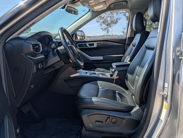 Used 2024 Silver Ford XLT image 12