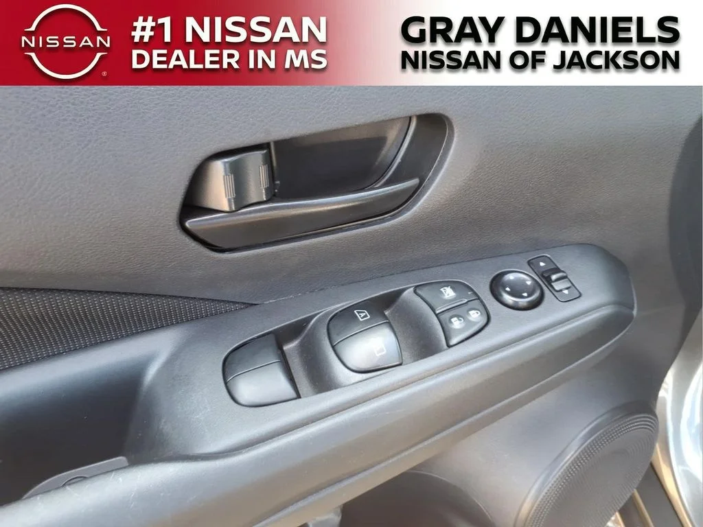 Used 2022 Gray Nissan S image 11