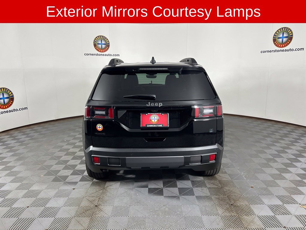New 2026 Diamond Black Crystal Pearl-Coat Exterior Paint Jeep Laredo image 16