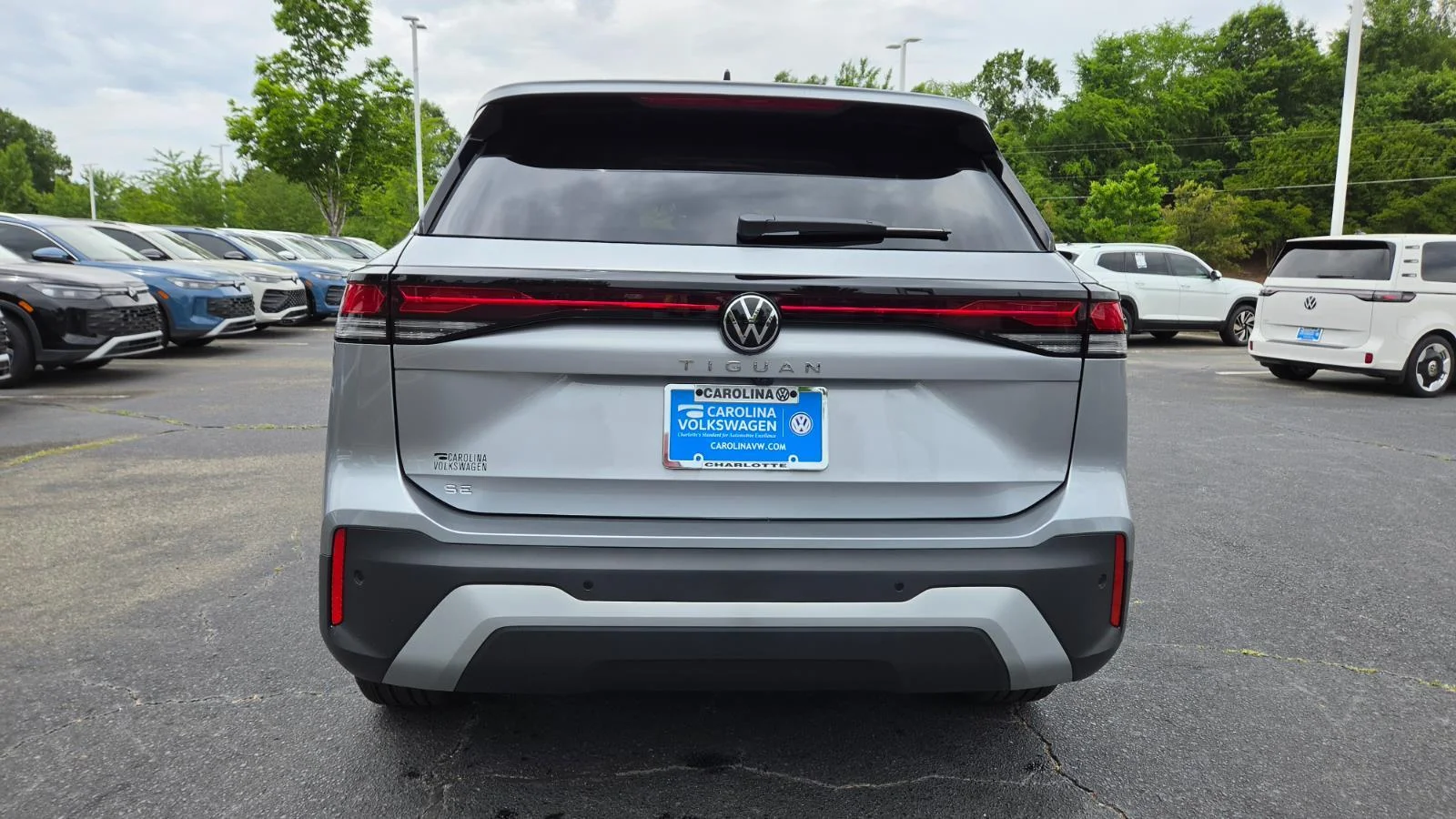 New 2026 Pyrite Silver Metallic Volkswagen SE image 5