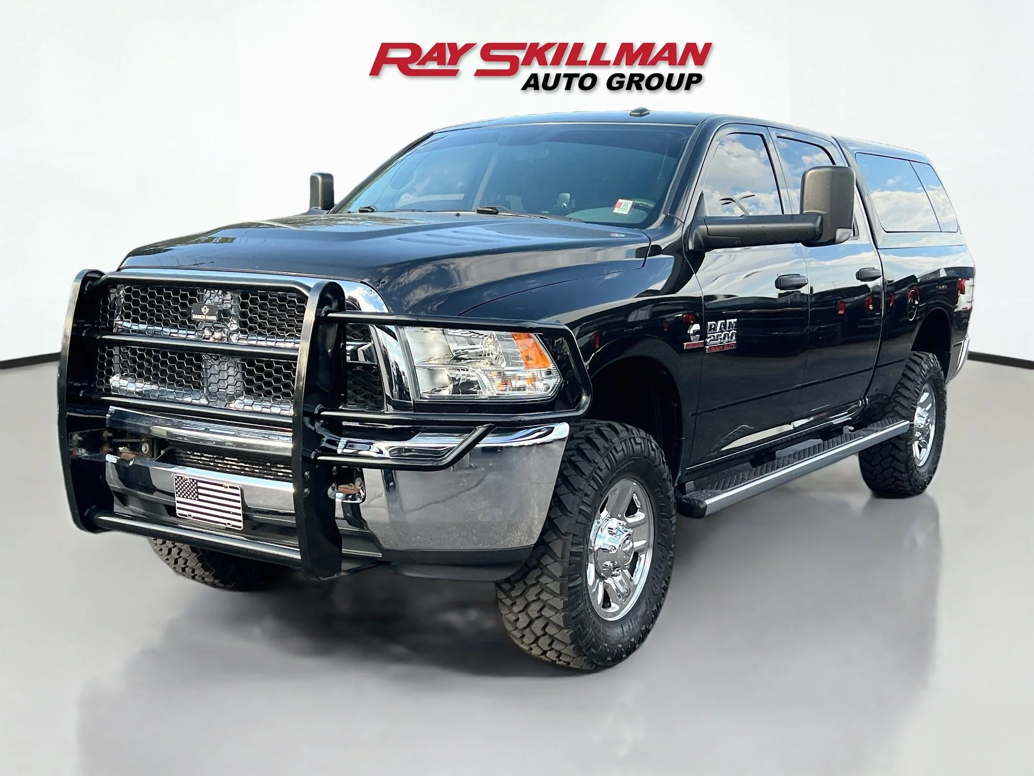 Used 2018 Brilliant Black Crystal Pearlcoat Ram TRADESMAN image 3