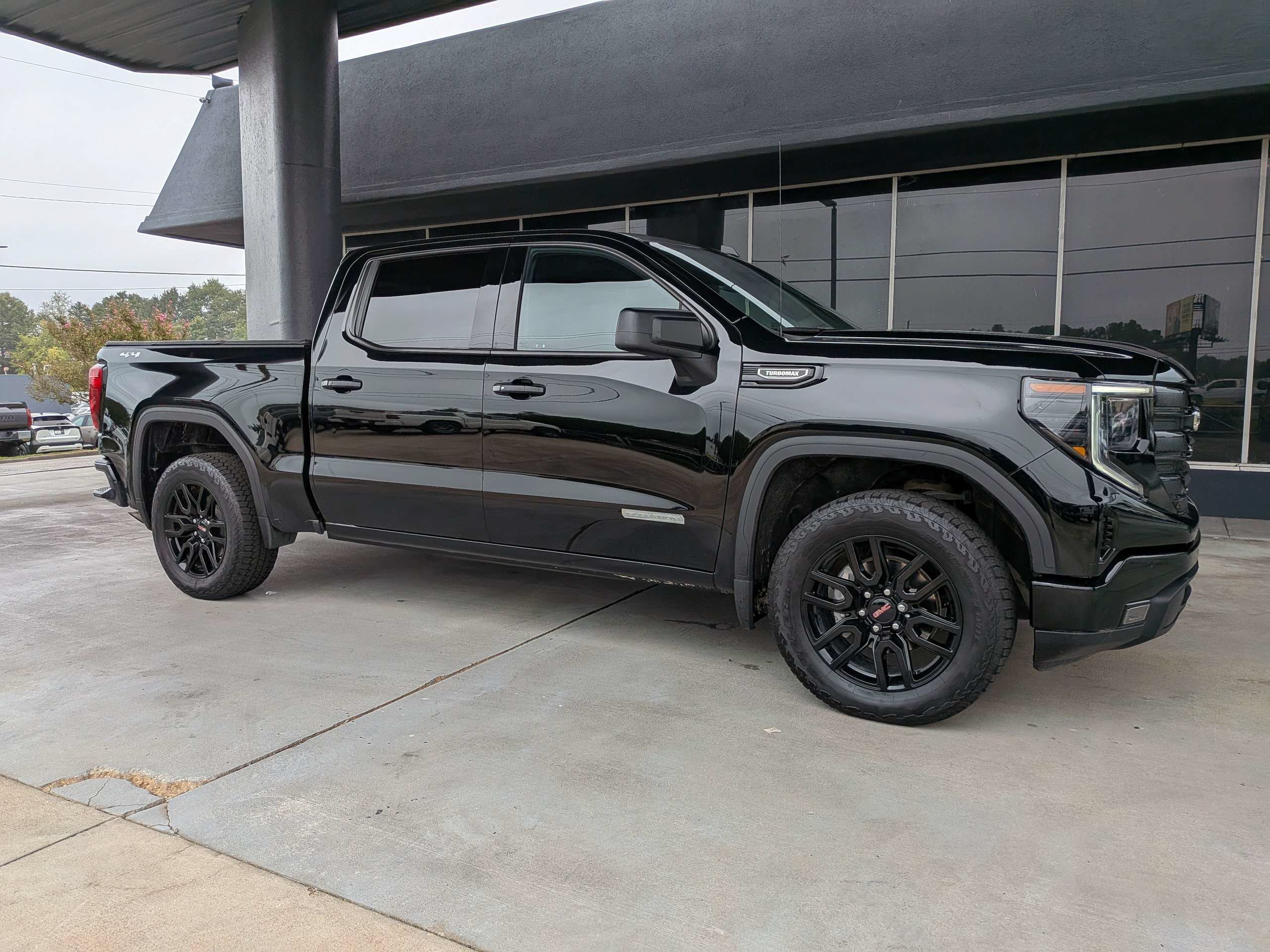 2025 GMC Sierra 1500 Elevation