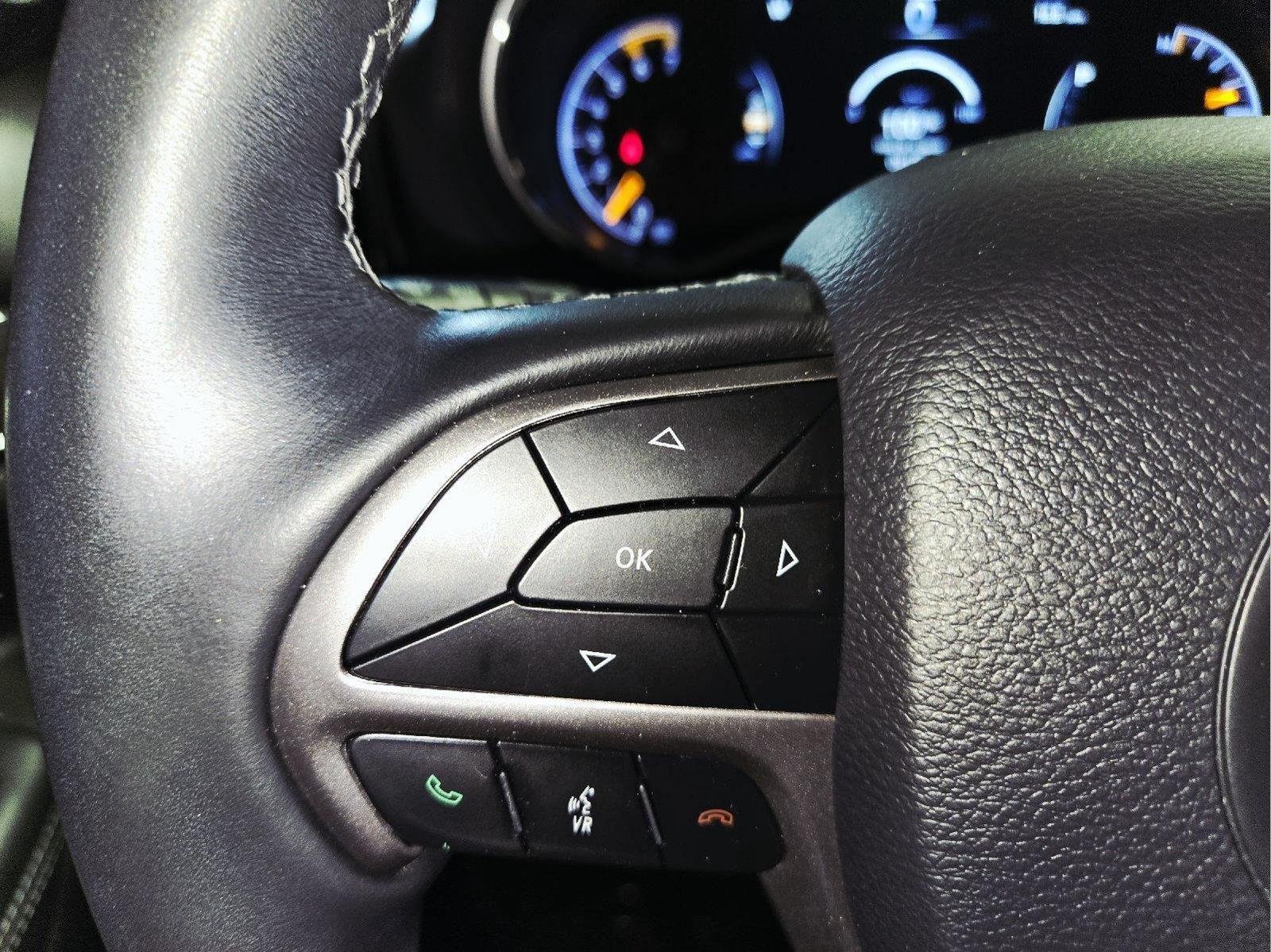 Used 2019 Diamond Black Jeep Overland image 15