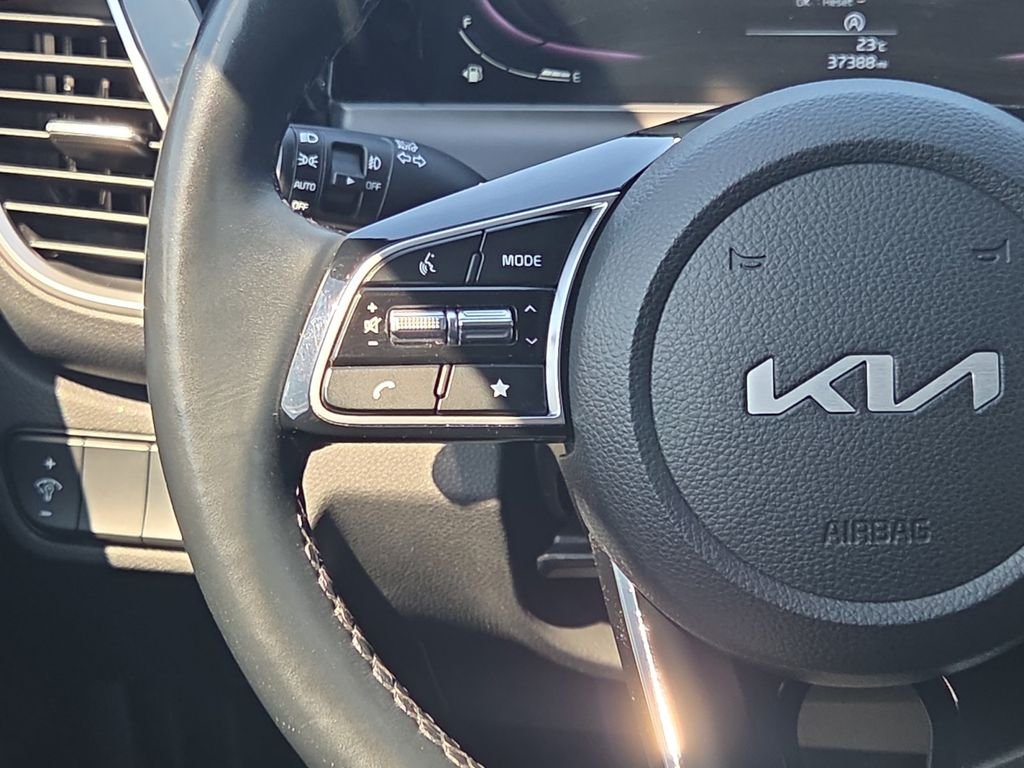 Used 2024 Black Kia S image 23