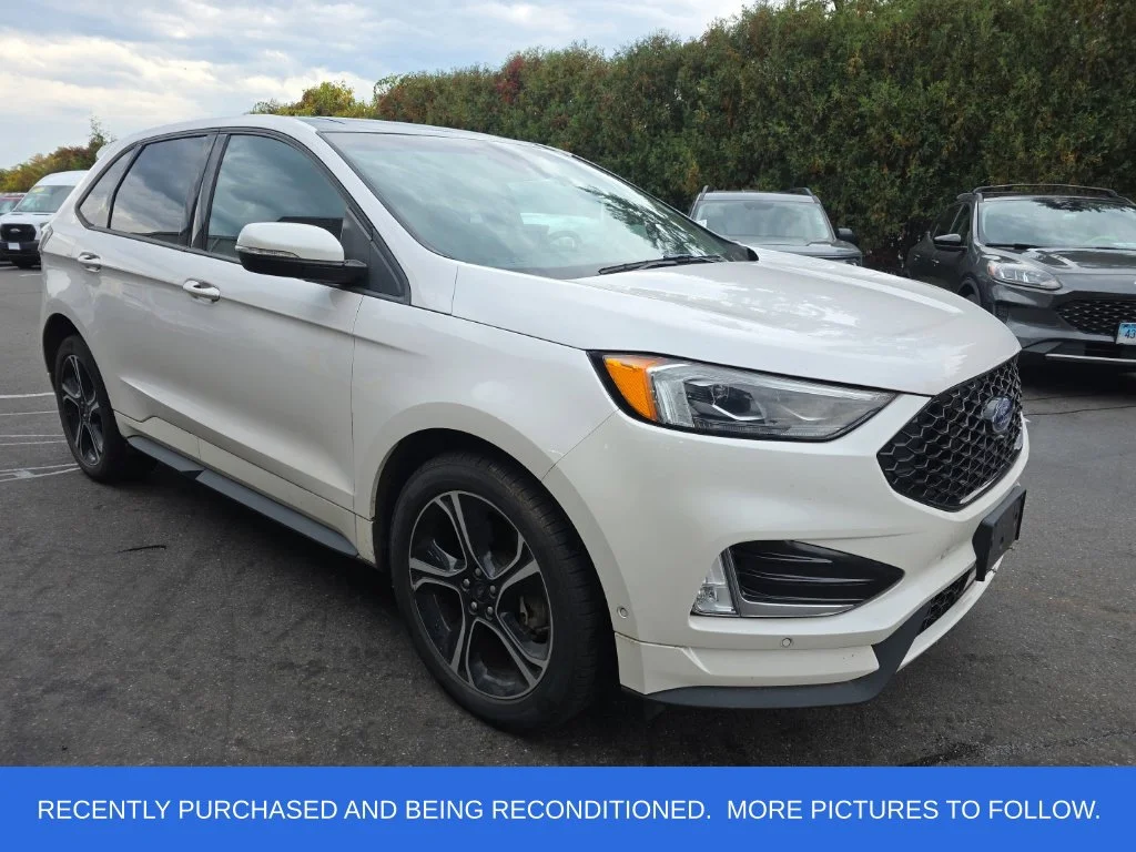 Used 2019 White Ford ST image 1