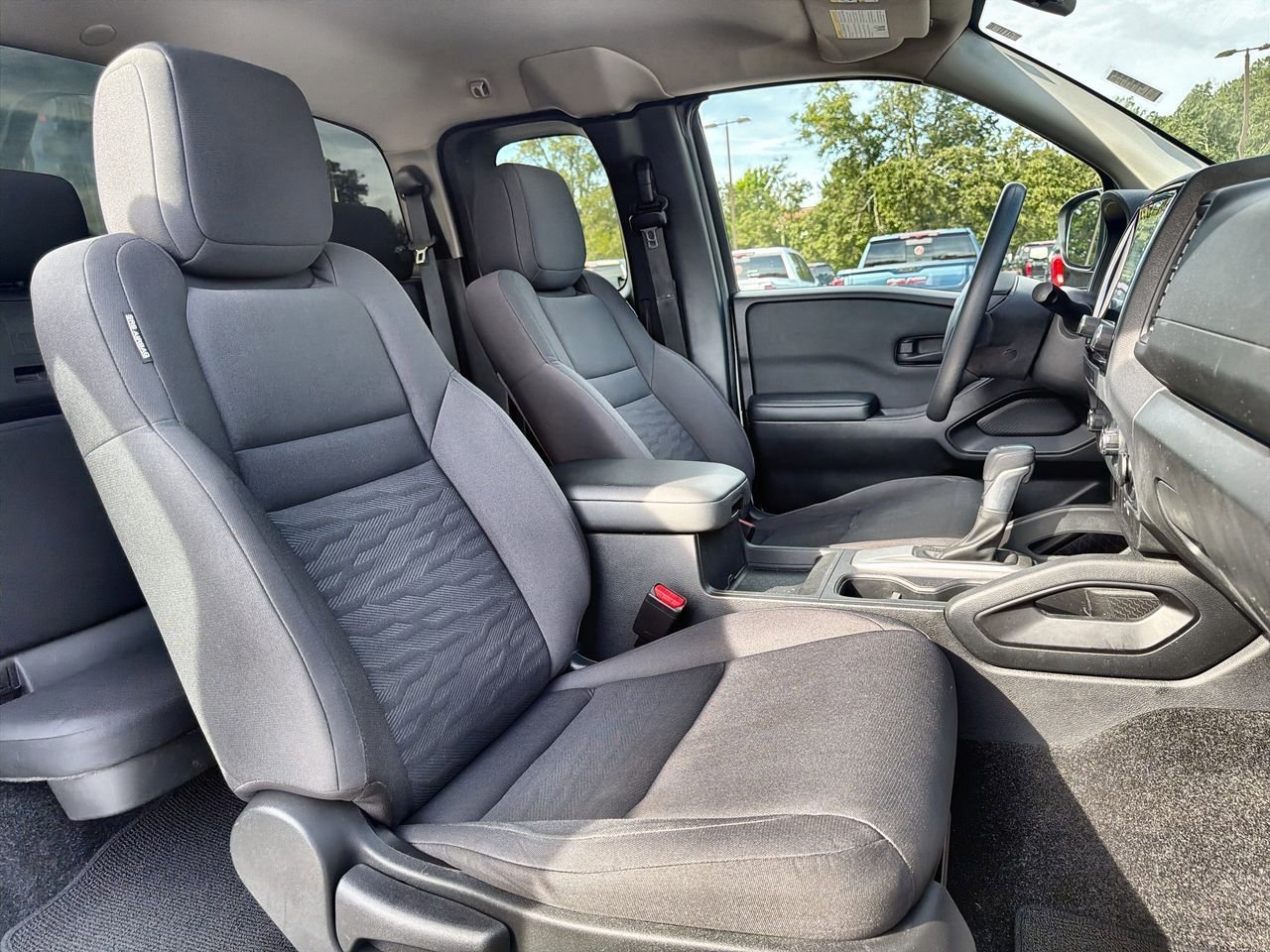 Used 2022 White Nissan King Cab S 4x2 image 23