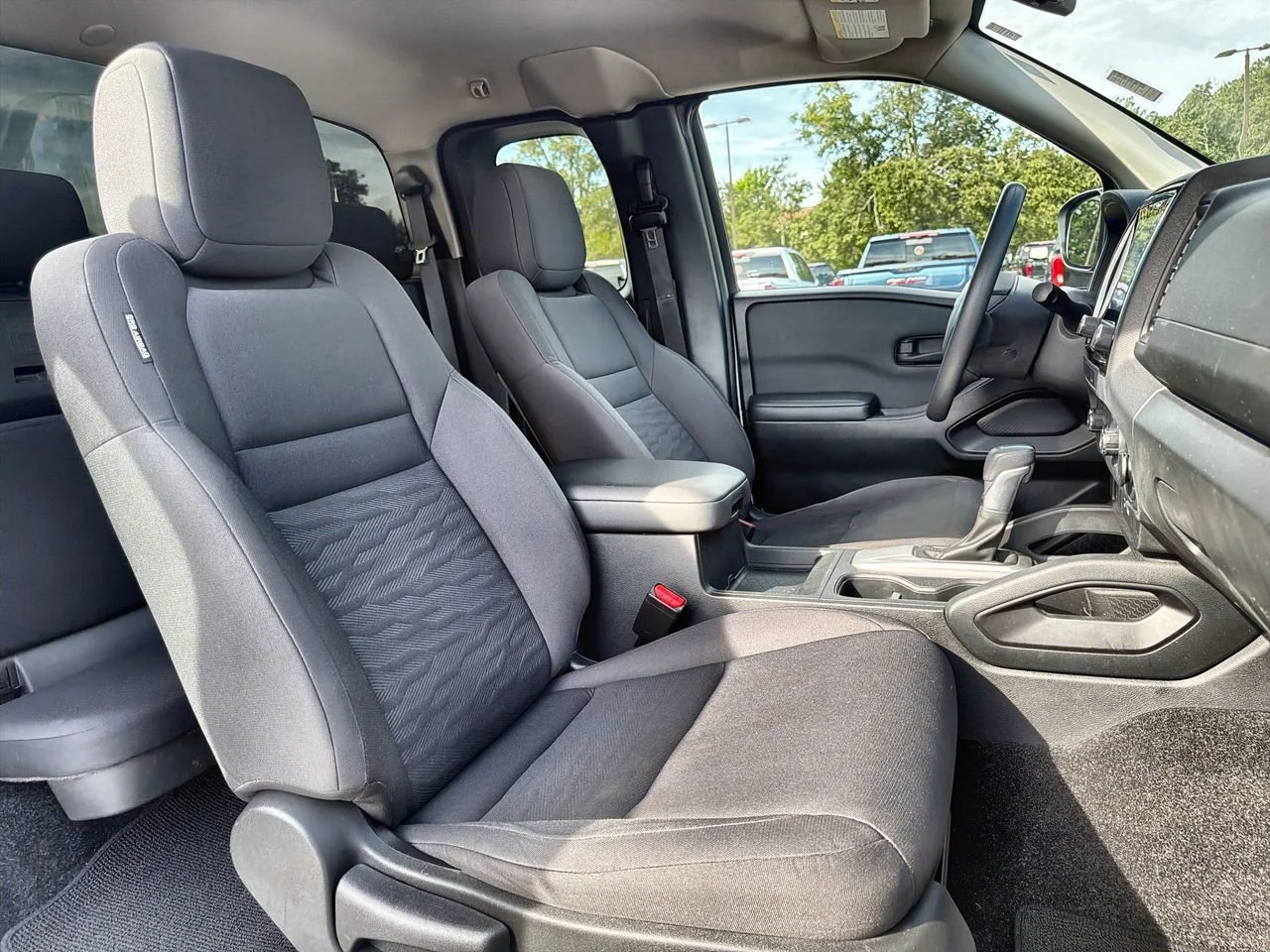 Used 2022 White Nissan King Cab S 4x2 image 23