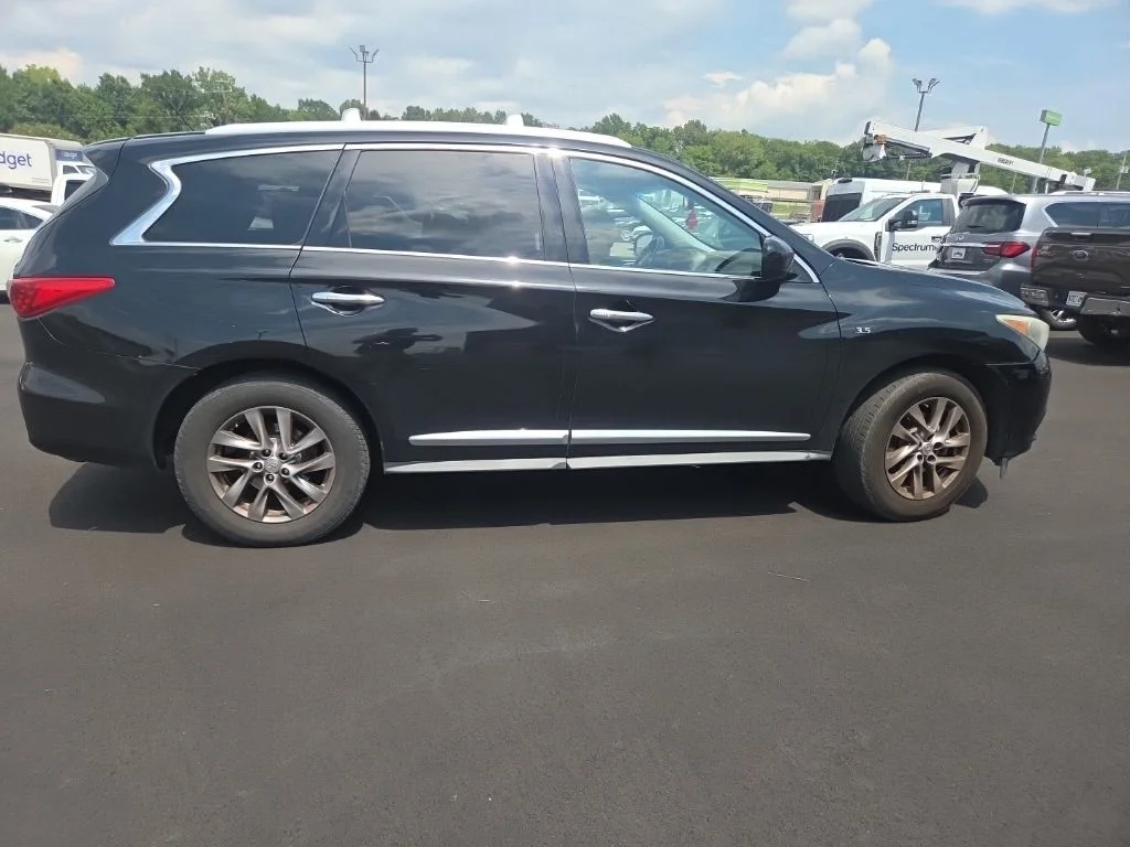 Used 2015 Black INFINITI Base image 13