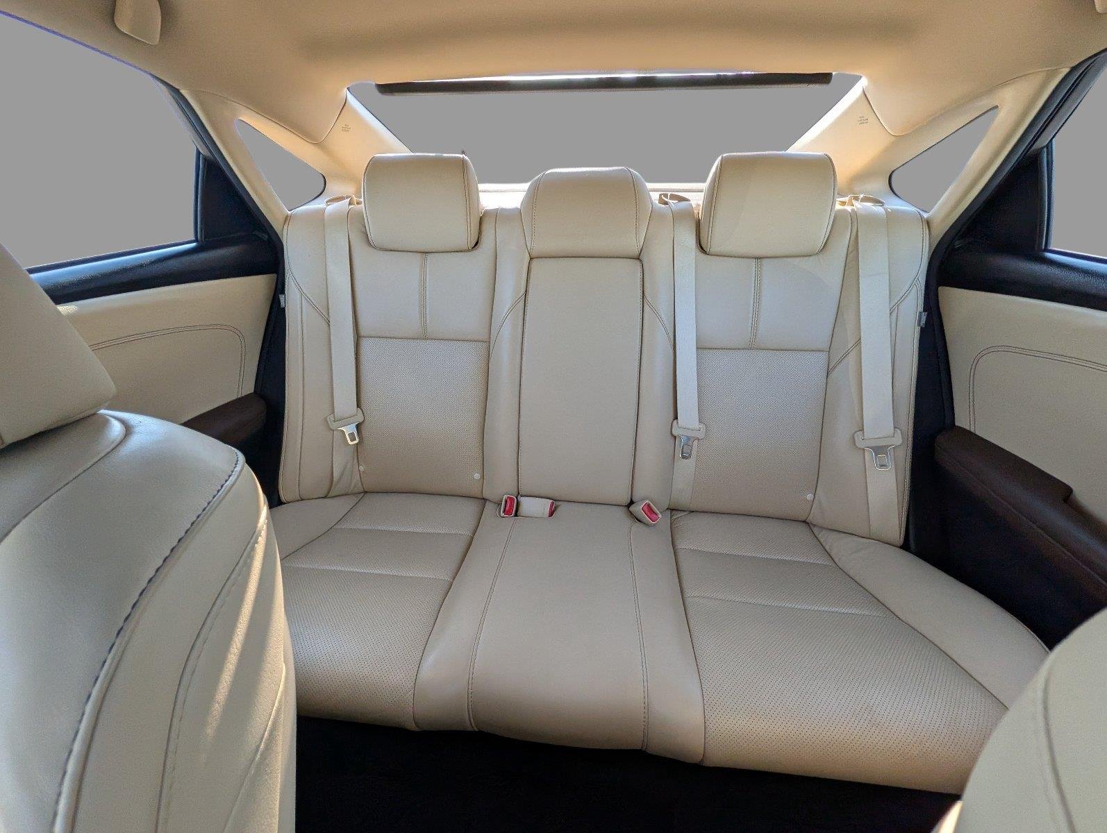 Used 2013 Blizzard Pearl Toyota Limited image 13