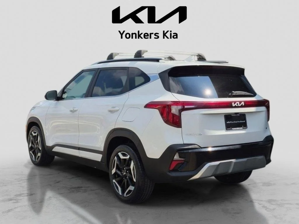 Used 2024 White Kia SX image 9
