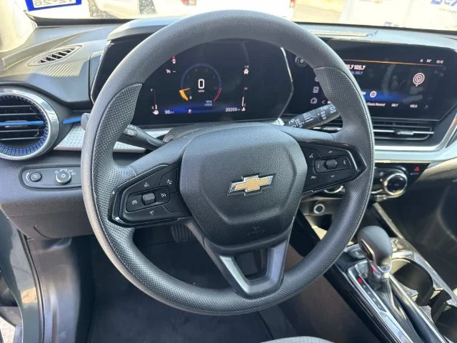 Used 2025 Gray Chevrolet LT image 33