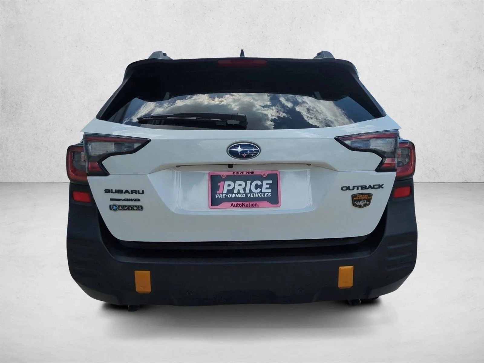 Used 2024 Crystal White Pearl Subaru Wilderness image 7