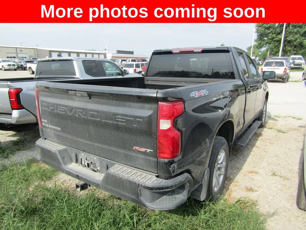 Used 2020  Chevrolet RST image 5