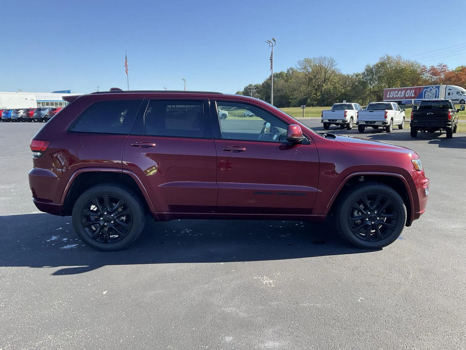 Used 2021 Velvet Red Pearlcoat Jeep Laredo X image 5