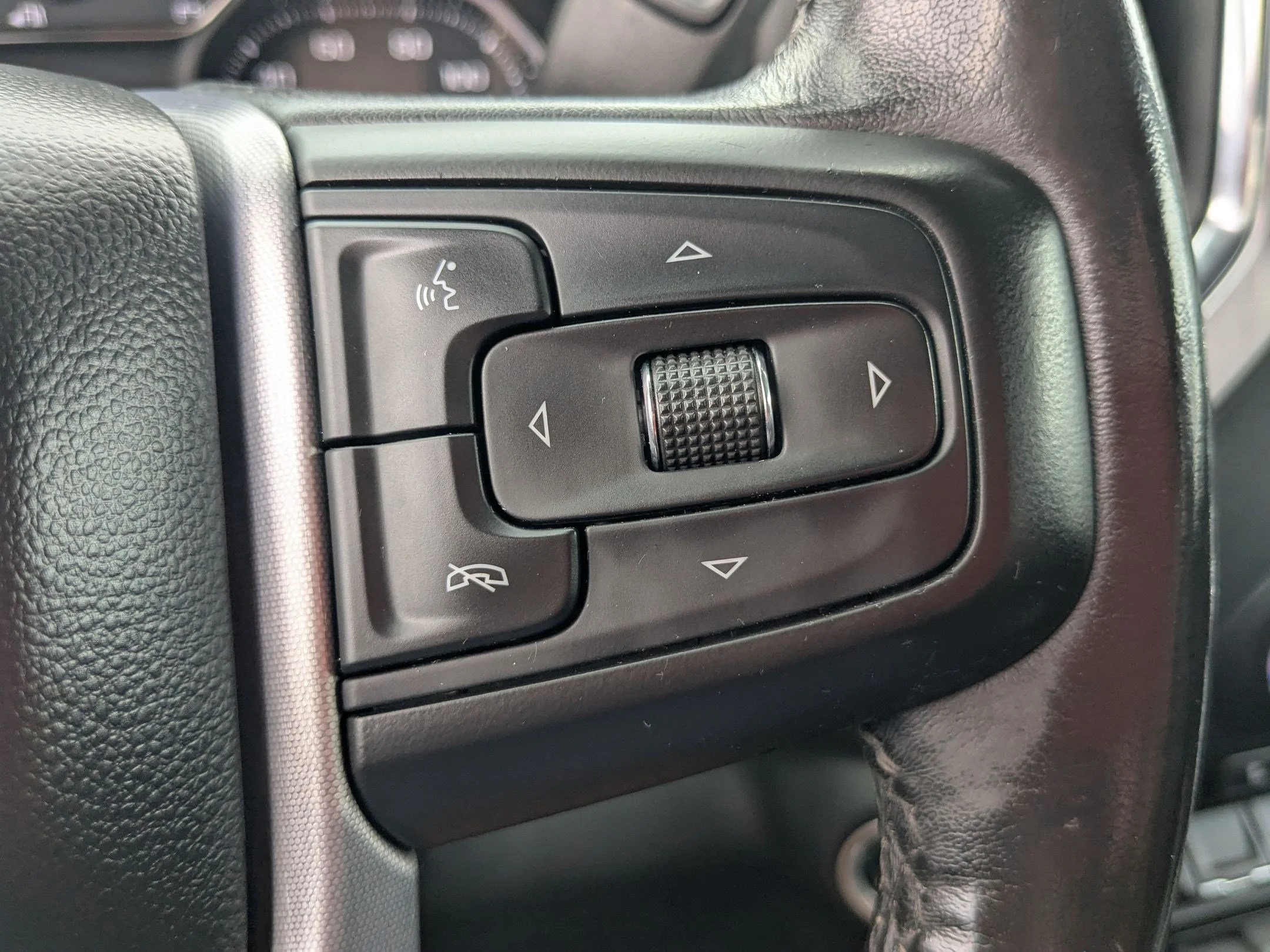 Used 2022 Satin Steel Metallic GMC SLT image 19