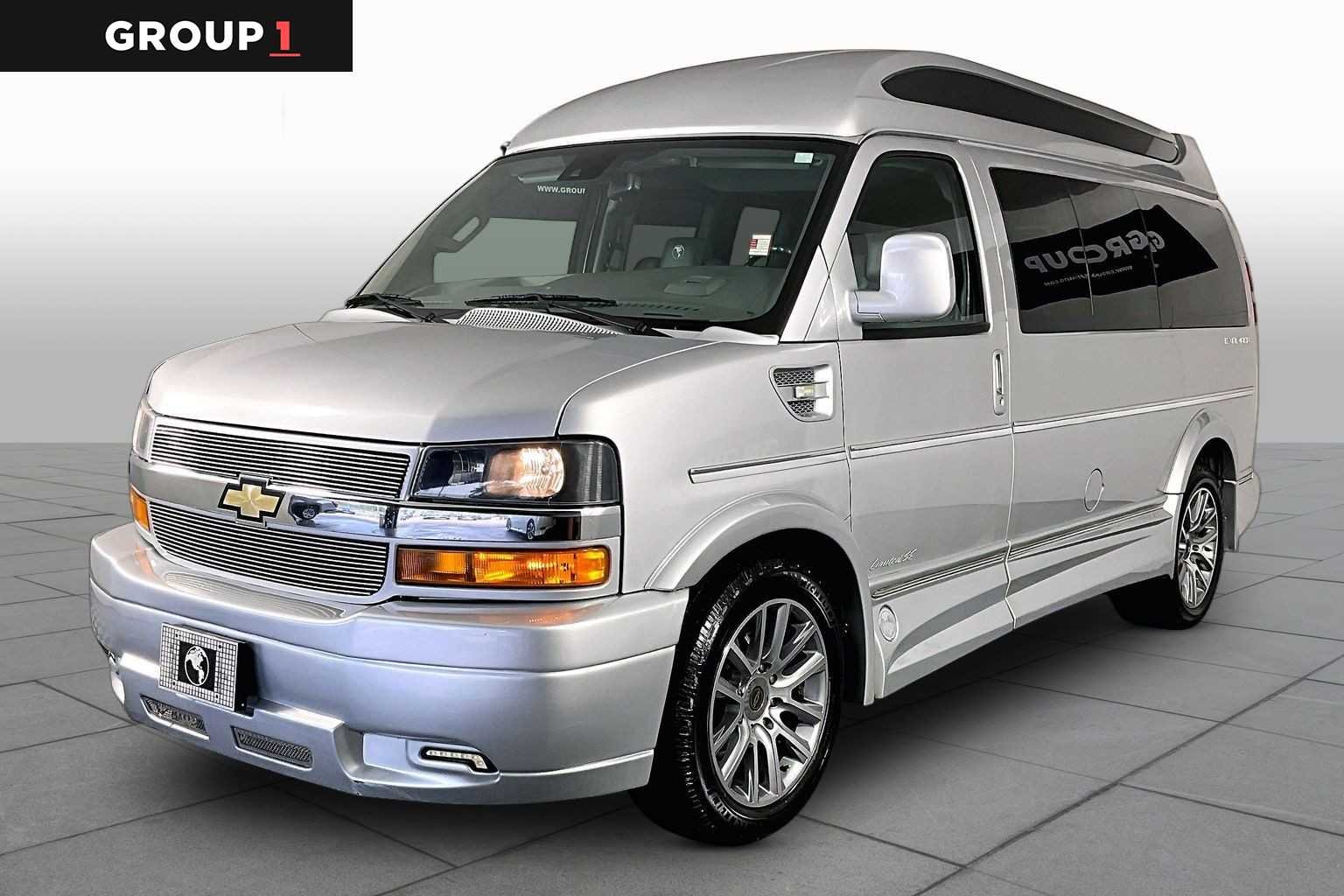 2021 Chevrolet Express 2500 LS's photo