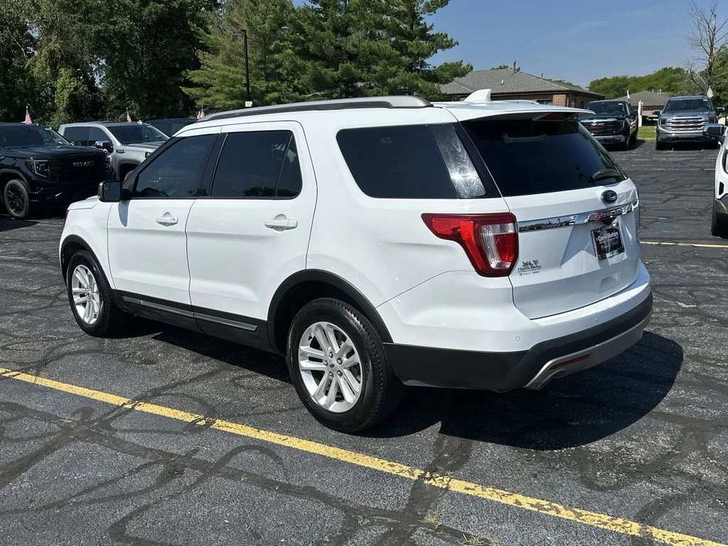 Used 2016 White Ford XLT image 6