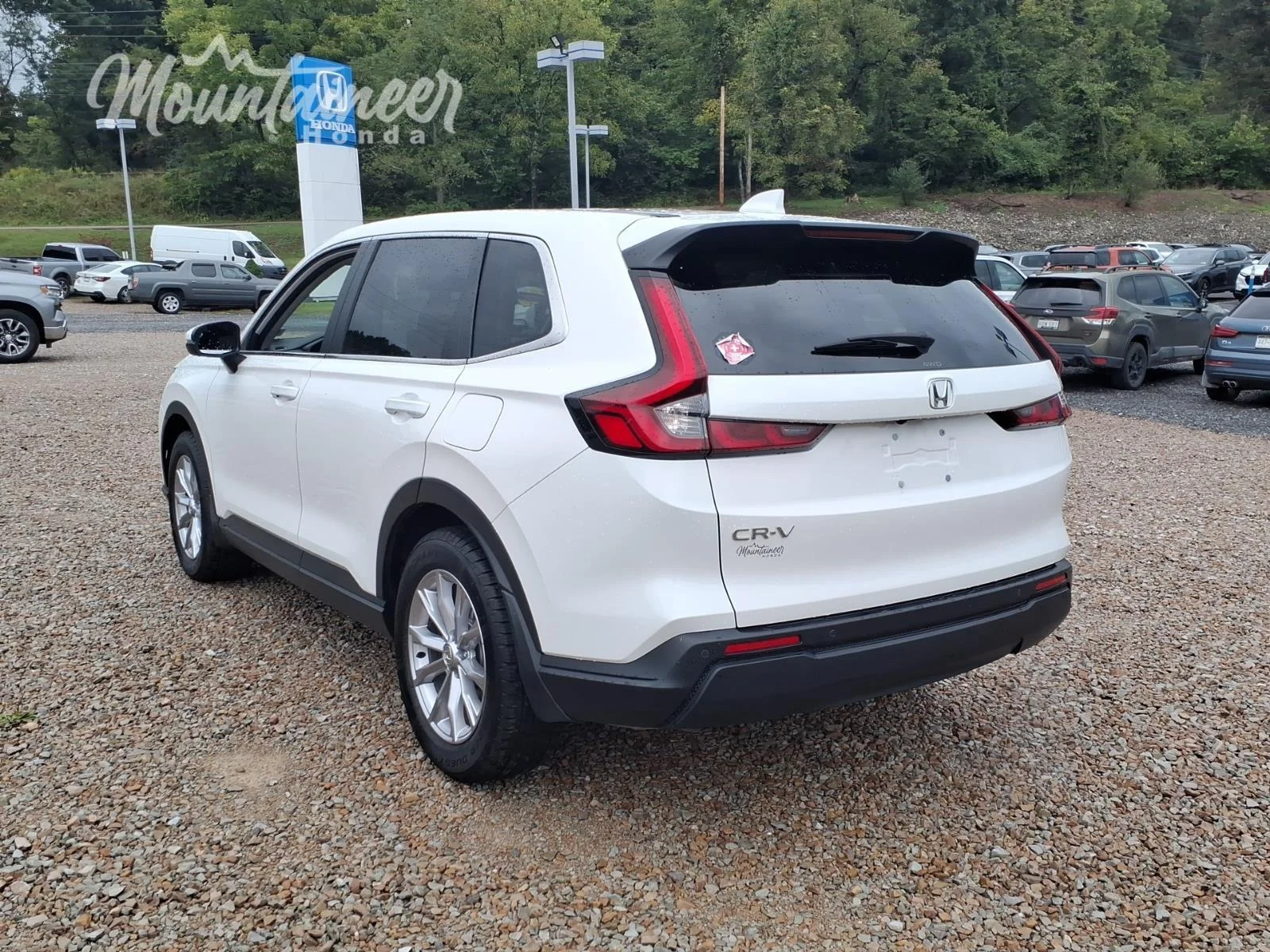 Used 2024 Platinum White Pearl Honda  image 7