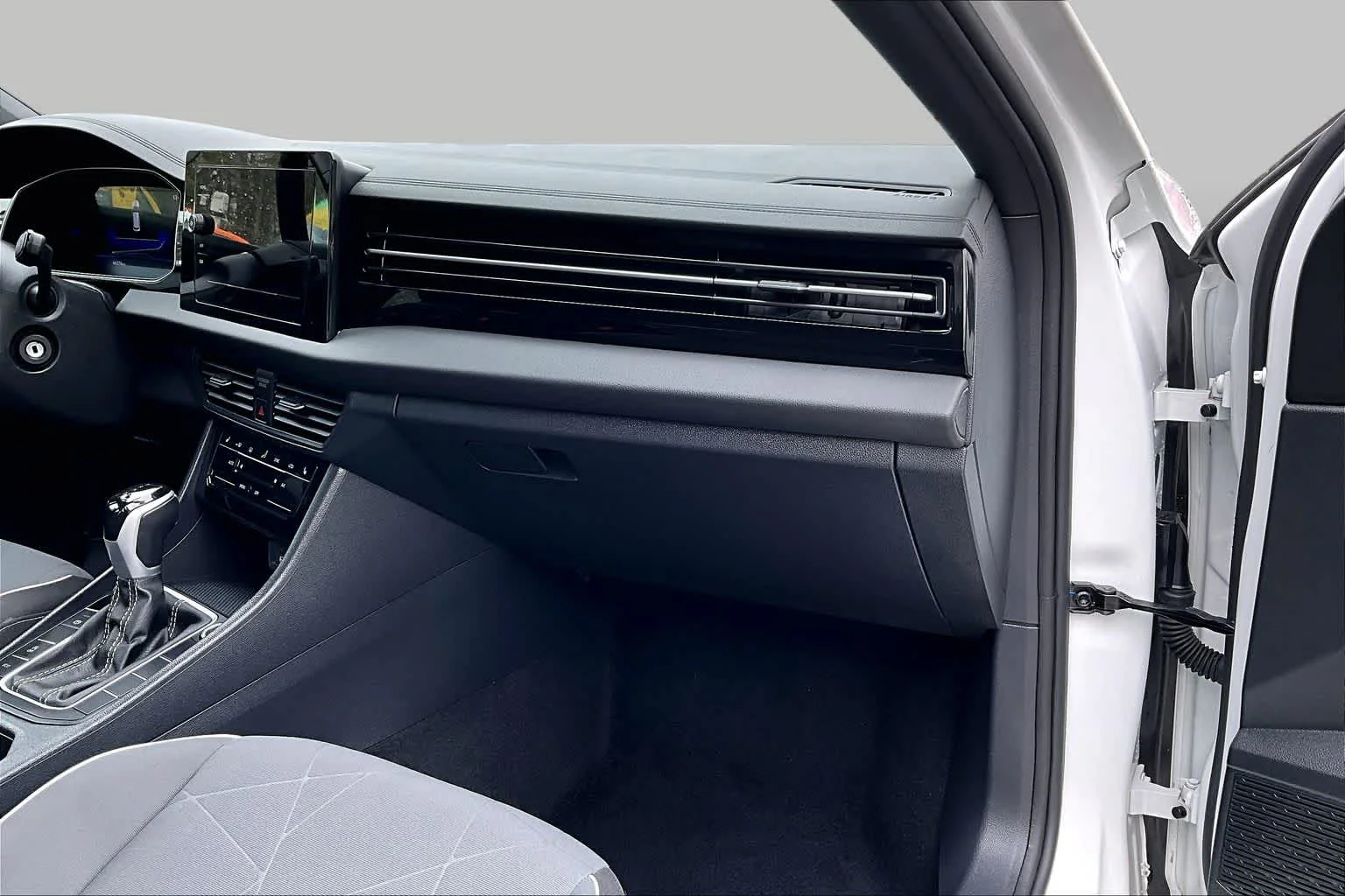 Used 2025 Pure White Volkswagen Sport image 19