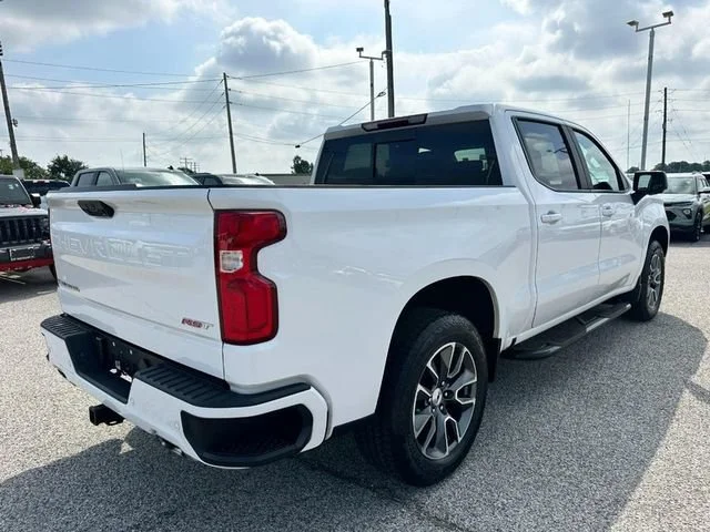 Used 2024 Summit White Chevrolet RST image 6