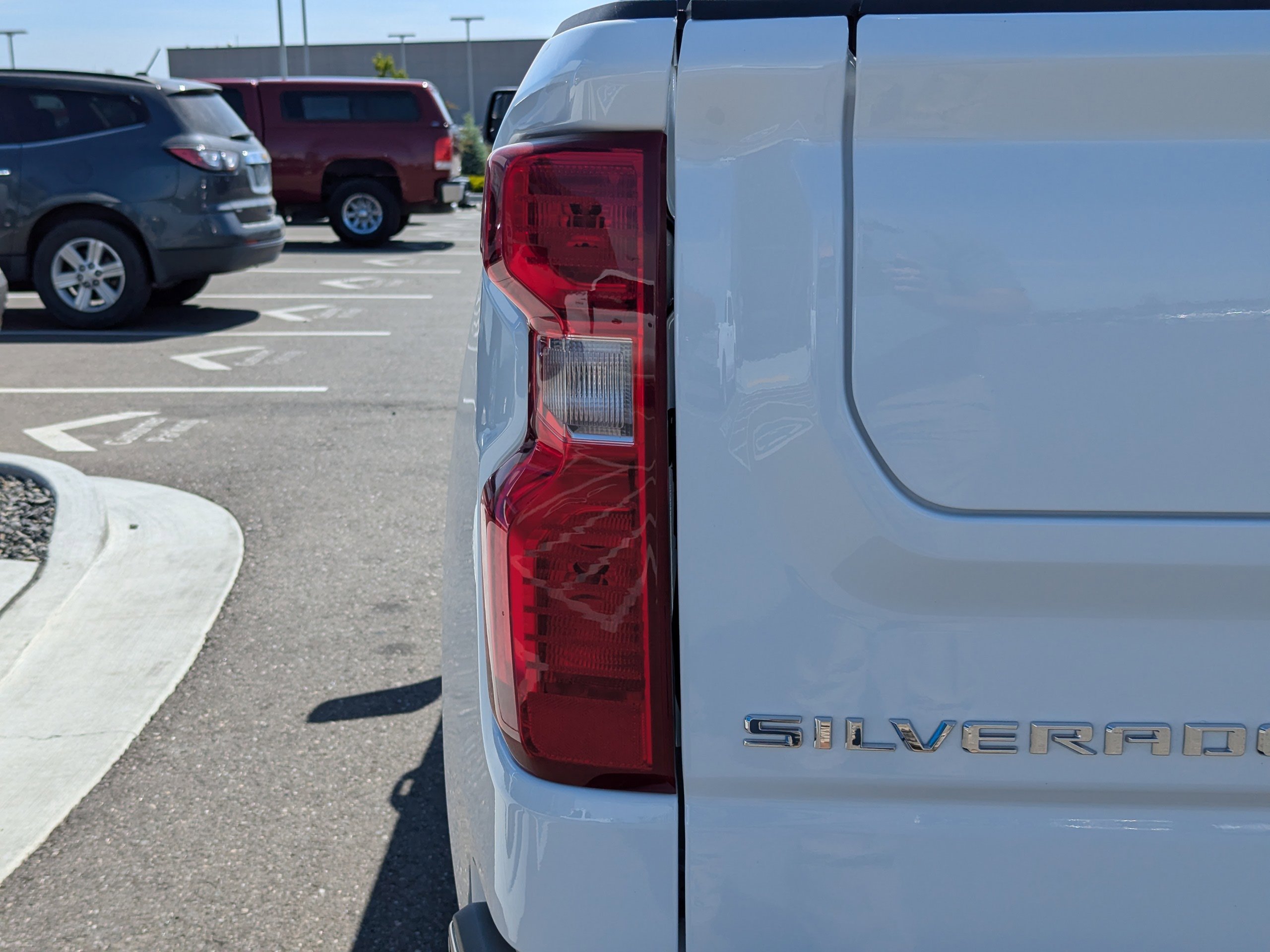 New 2025 Summit White Chevrolet LT image 43