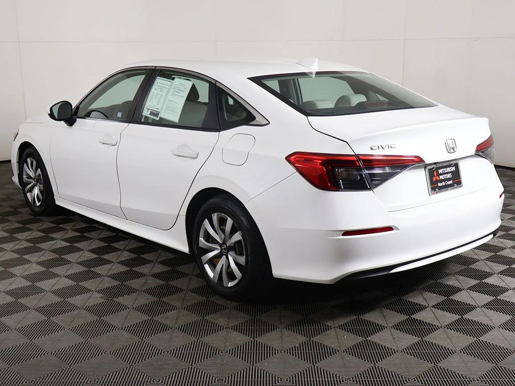 Used 2023 White Honda LX image 6