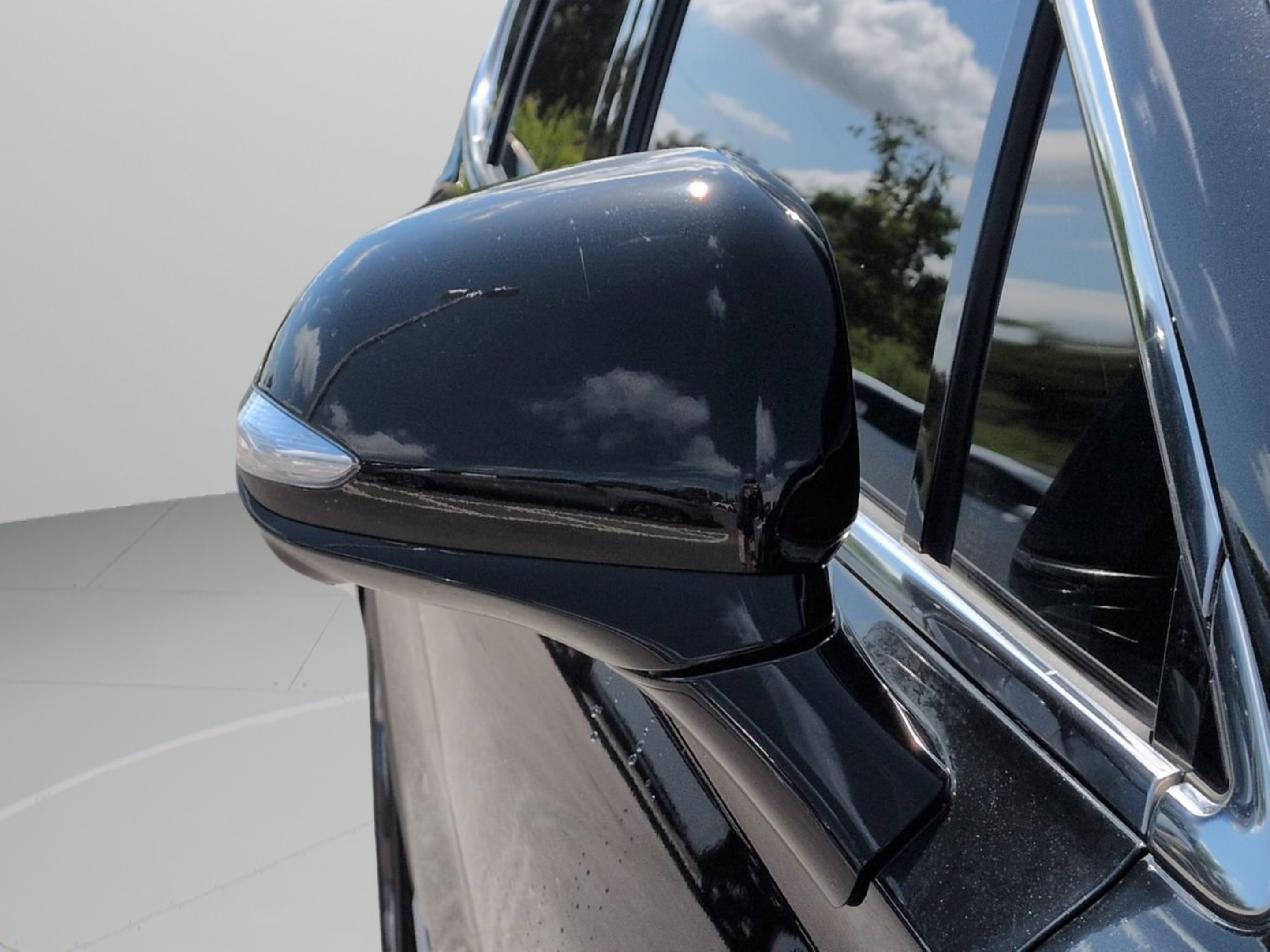 Used 2022 Twilight Black Hyundai Limited image 32