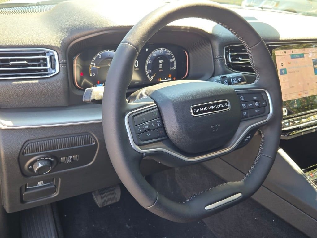 New 2026 High Gloss Black Exterior Paint Jeep Limited Altitude image 28