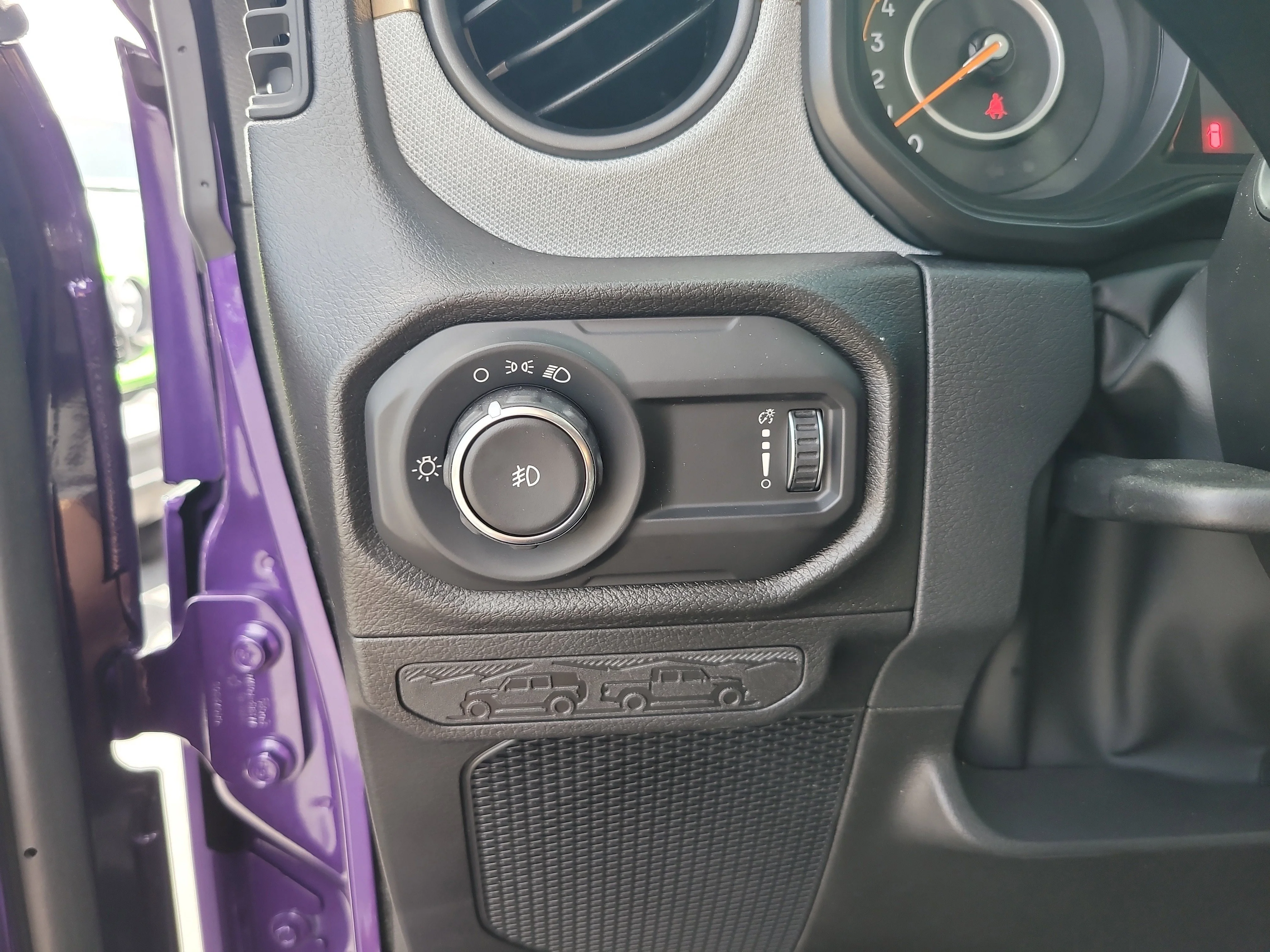 New 2026 Reign Jeep Sport image 23