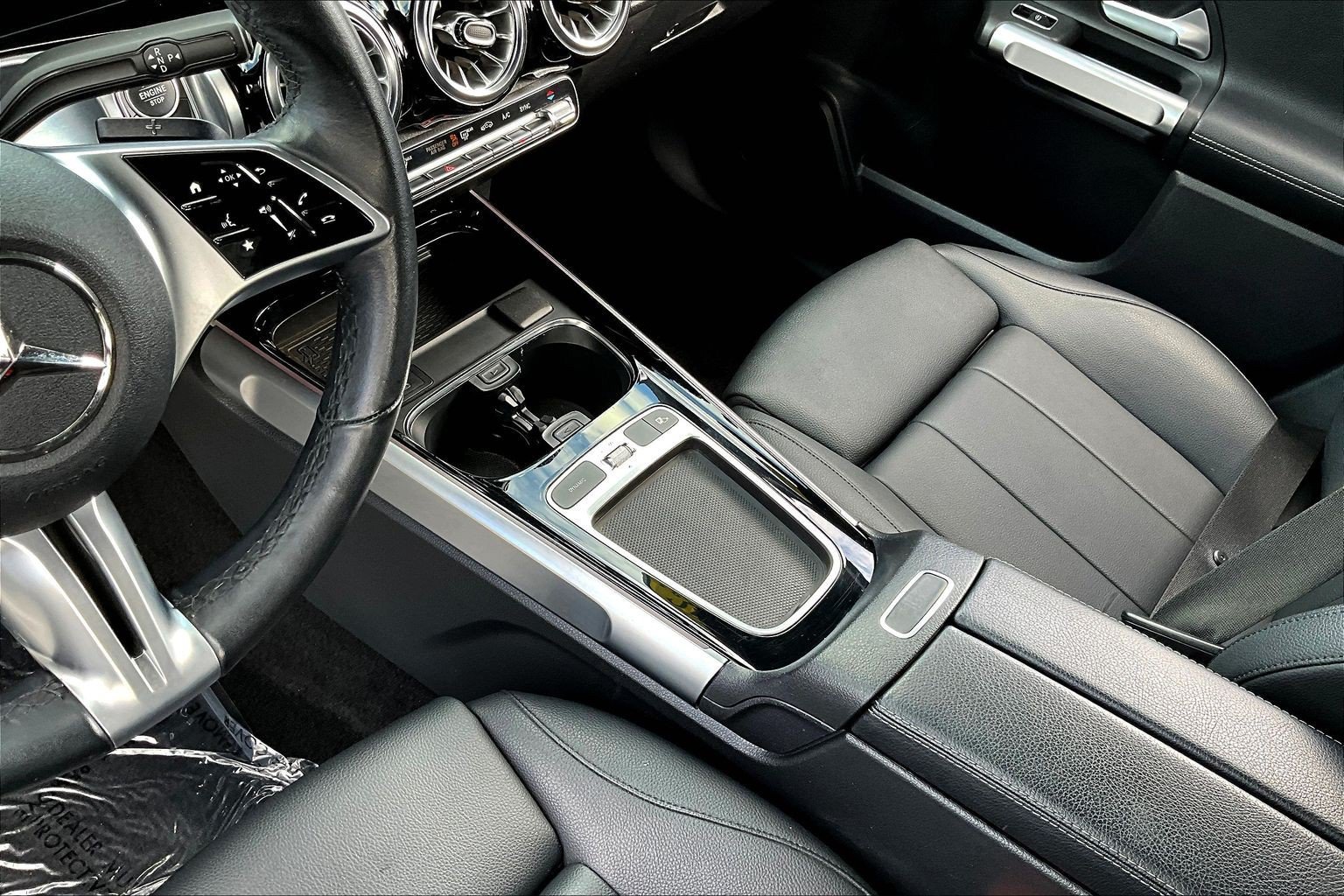 Used 2024 White Mercedes-Benz GLB 250 image 14