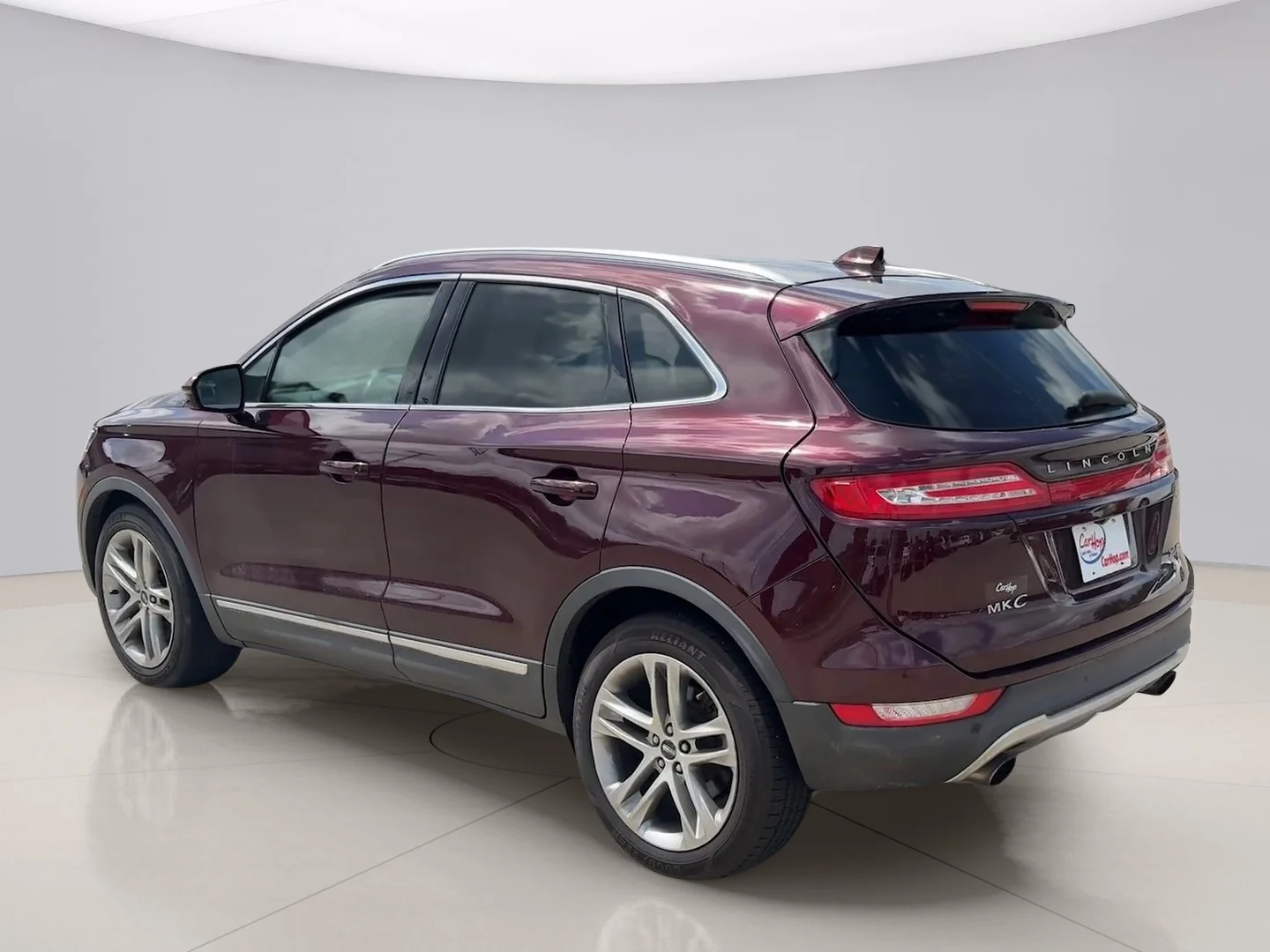 Used 2016 Red Lincoln RESERVE AWD image 4