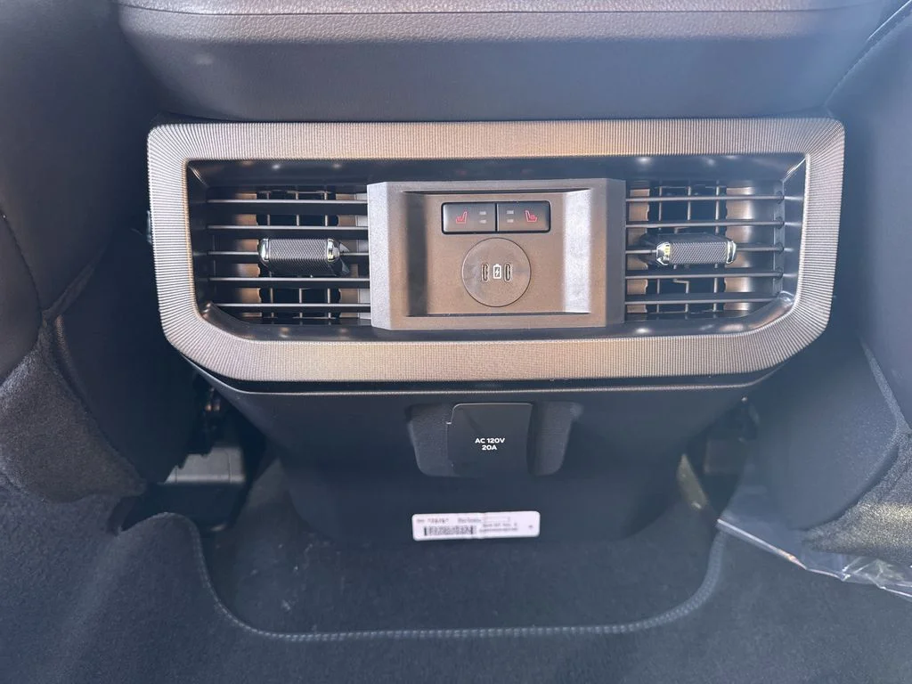 2025 Ford F-350 Super Duty Platinum - Photo 22