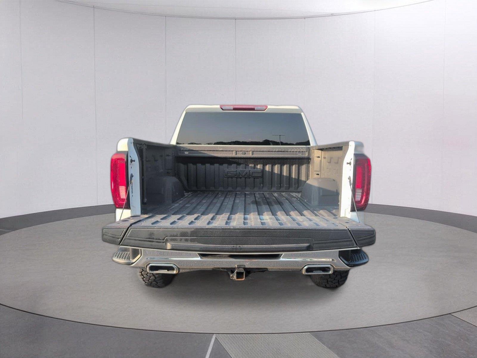 Used 2023 SUMMIT WHITE GMC SLT image 5