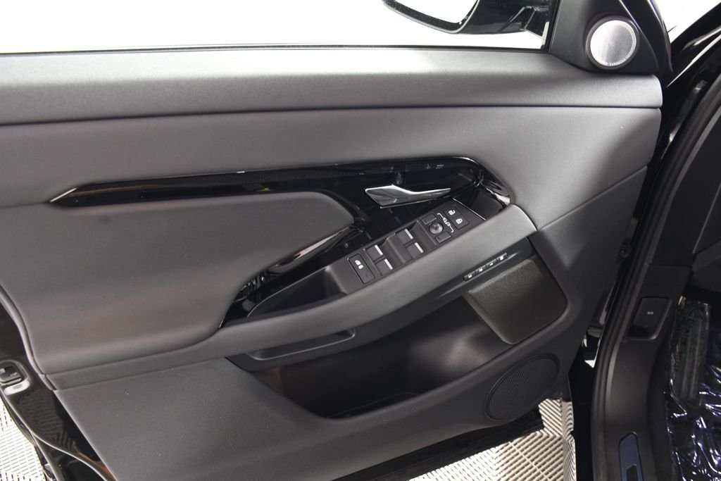 New 2026 Santorini Blk Land Rover  image 14