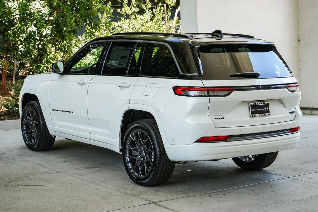 New 2026 Bright White Clear-Coat Exterior Paint Jeep Summit image 4