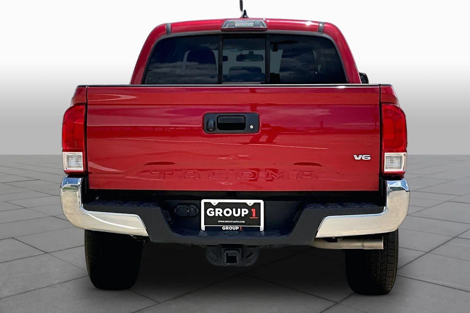 Used 2016 Barcelona Red Metallic Toyota SR5 image 5