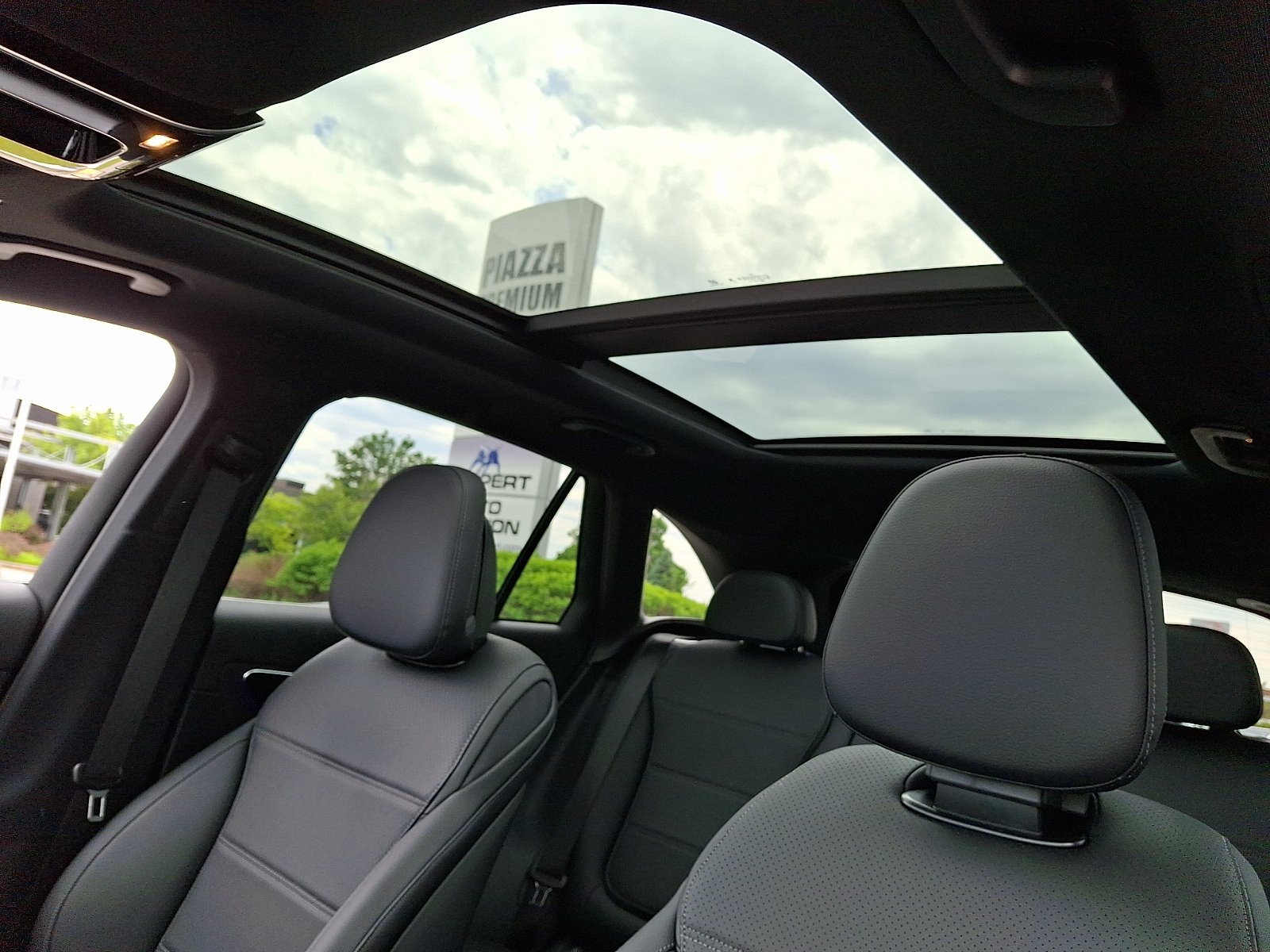New 2026 Black Mercedes-Benz GLC 300 image 12
