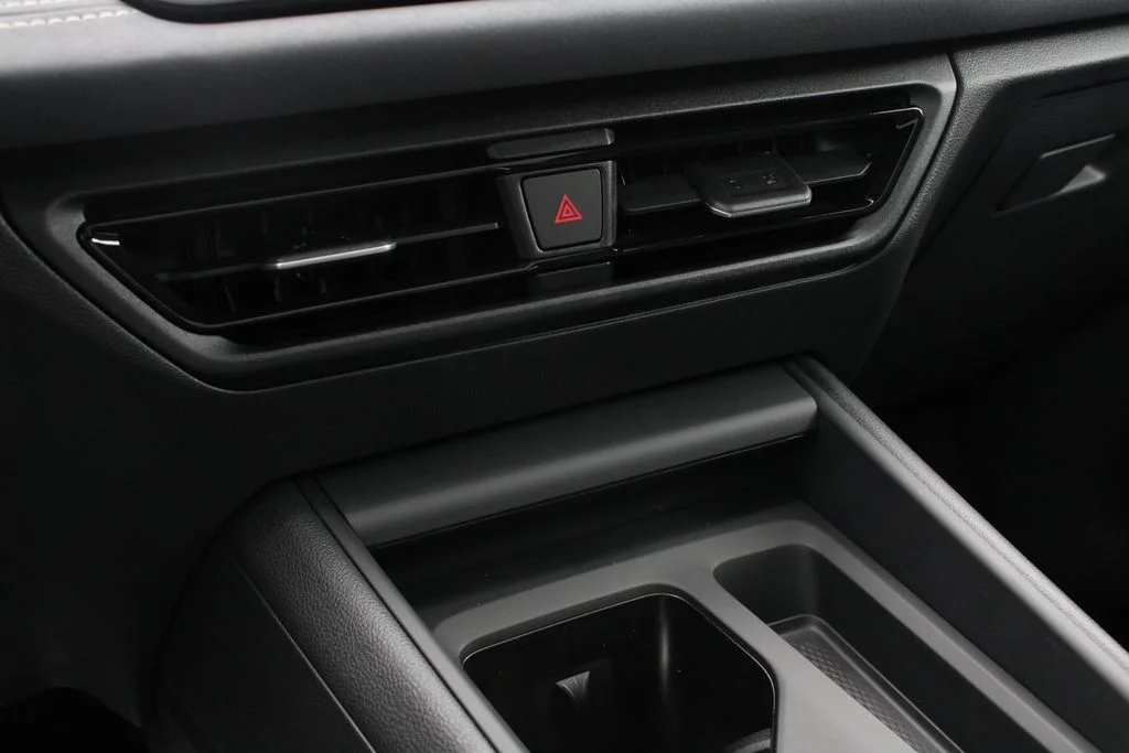 New 2026 White Volkswagen 2.0T SE R-Line Black image 17