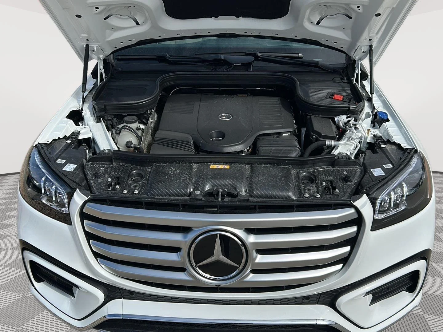 New 2026 Polar White Mercedes-Benz GLS 450 image 29