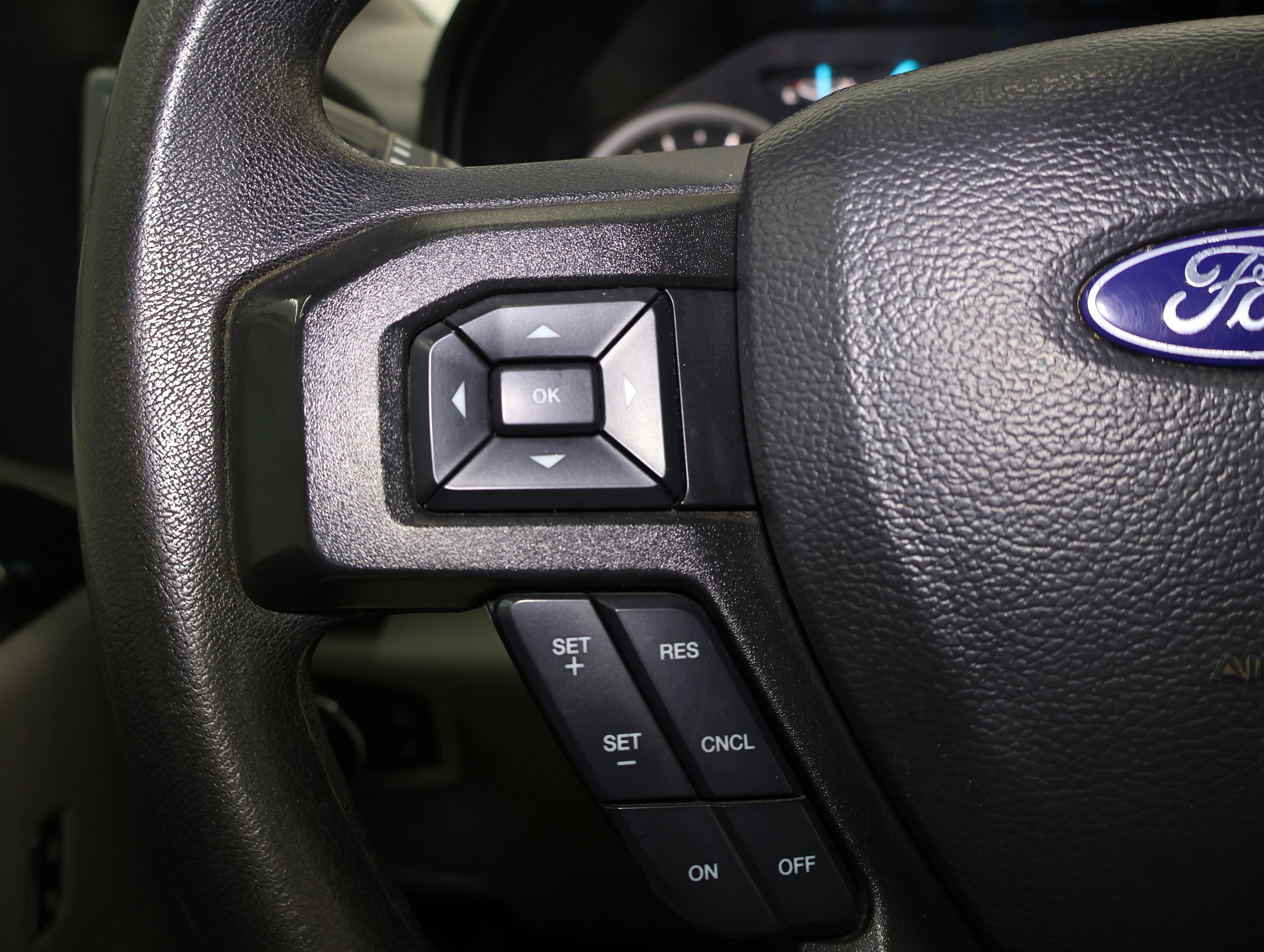 Used 2022 Oxford White Ford XLT image 15