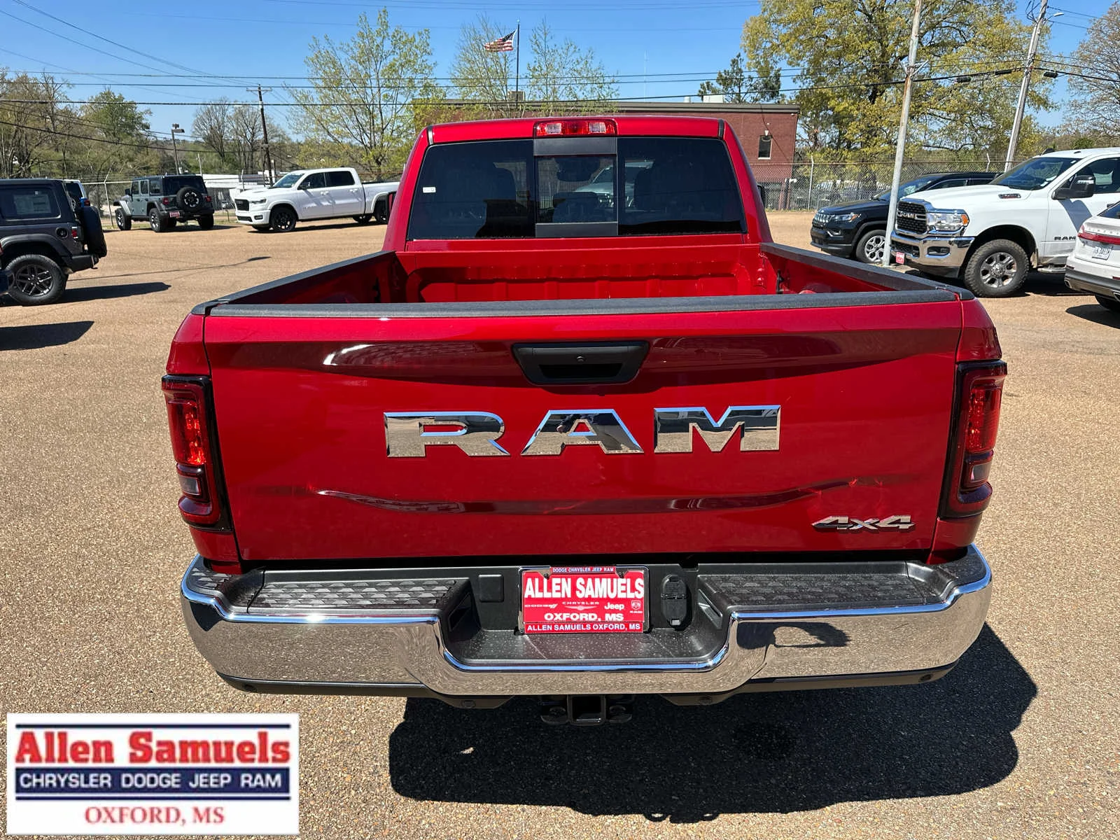 New 2026 Molten Red Pearl-Coat Exterior Paint RAM Tradesman image 4
