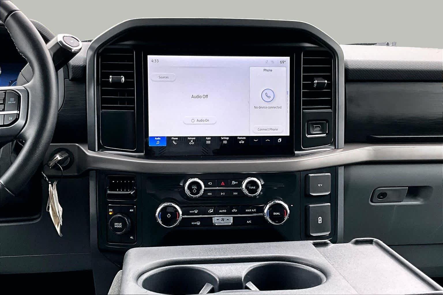 Used 2025 Atlas Blue Metallic Ford XLT image 7