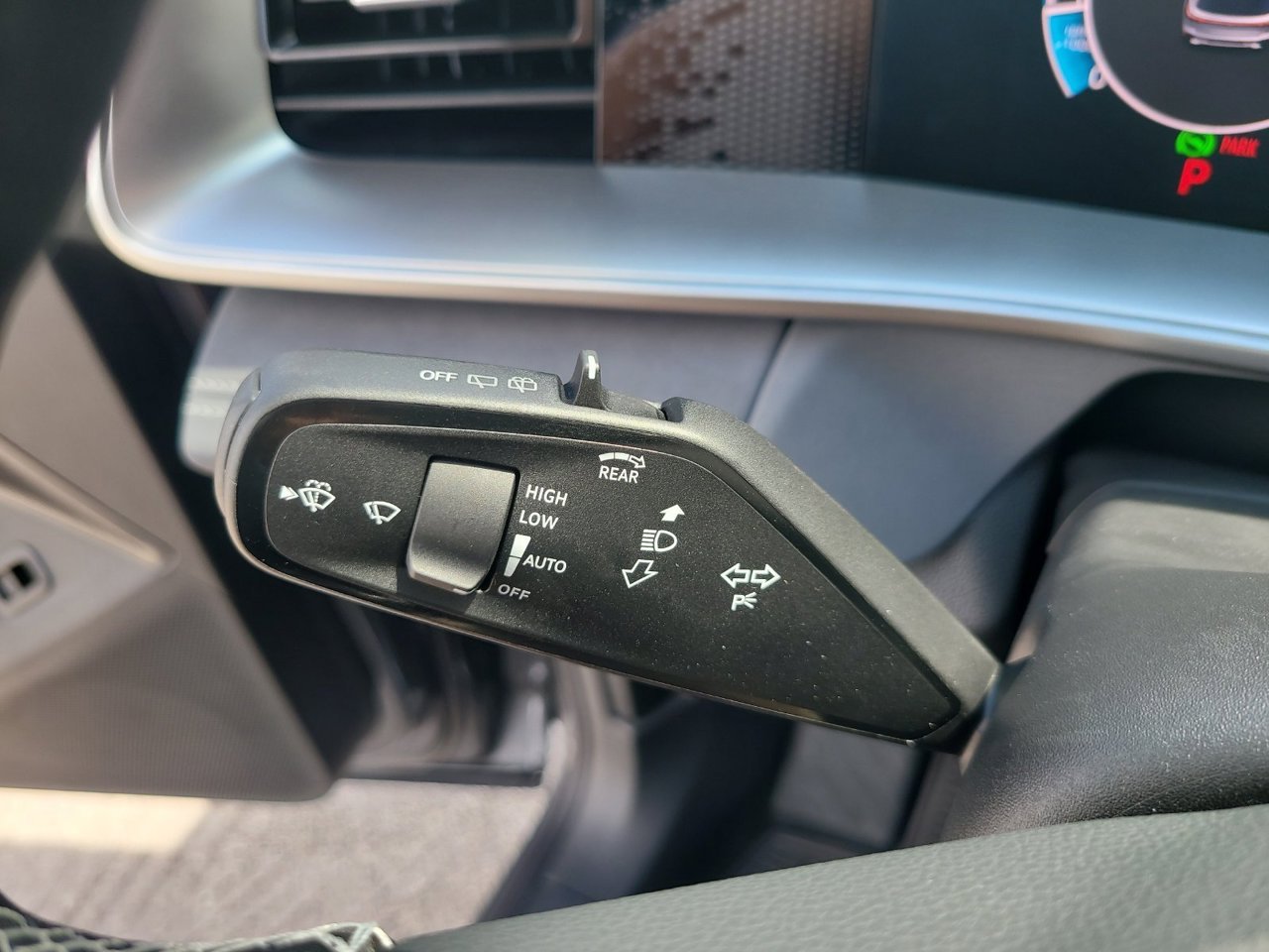New 2026 Platinum Gray Metallic Volkswagen SE image 29