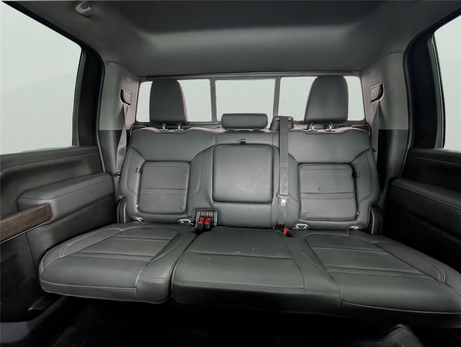 Used 2023 White Frost Tricoat GMC Denali image 13