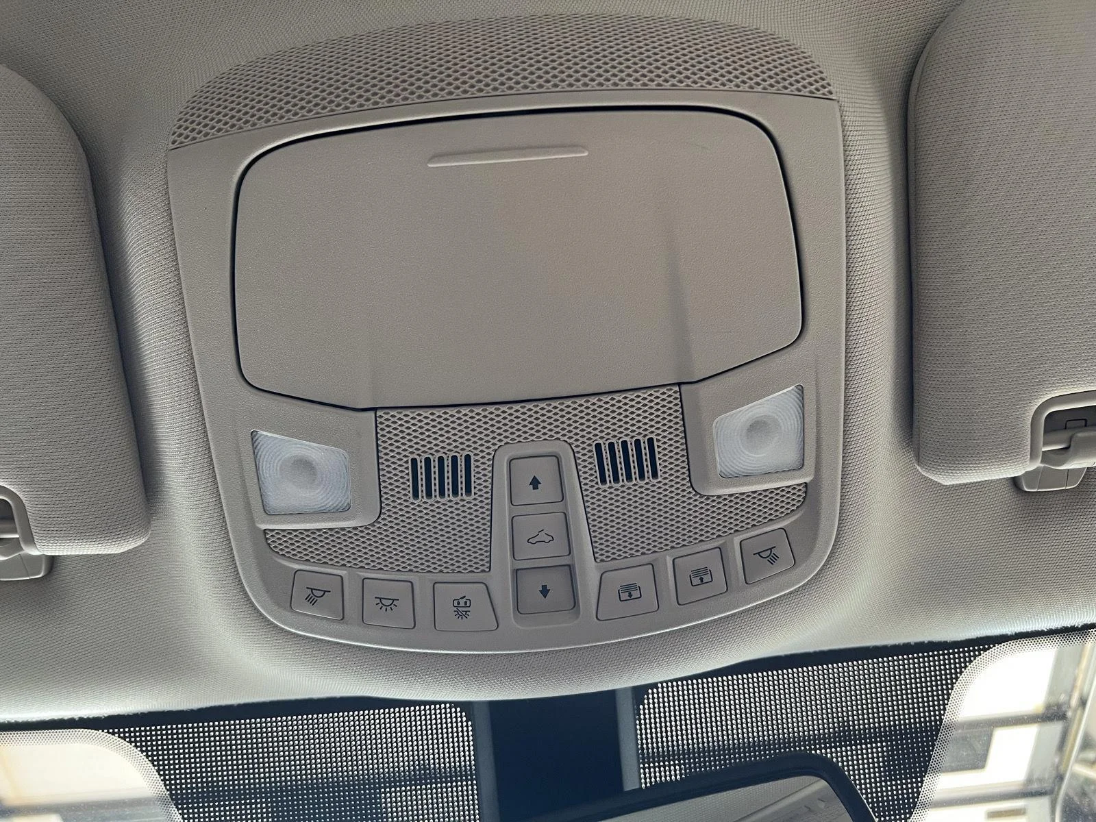 Used 2019  Lincoln Reserve image 14