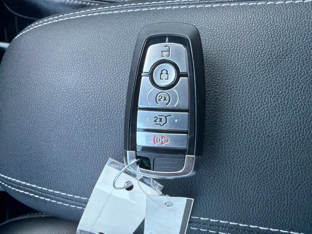 Used 2022 Blue Metallic Ford SEL image 24